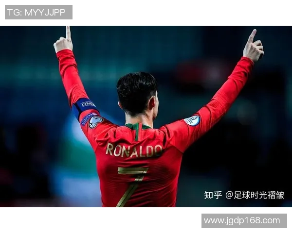 足球历史上的传奇巨星们在C罗之前的辉煌岁月与成就回顾